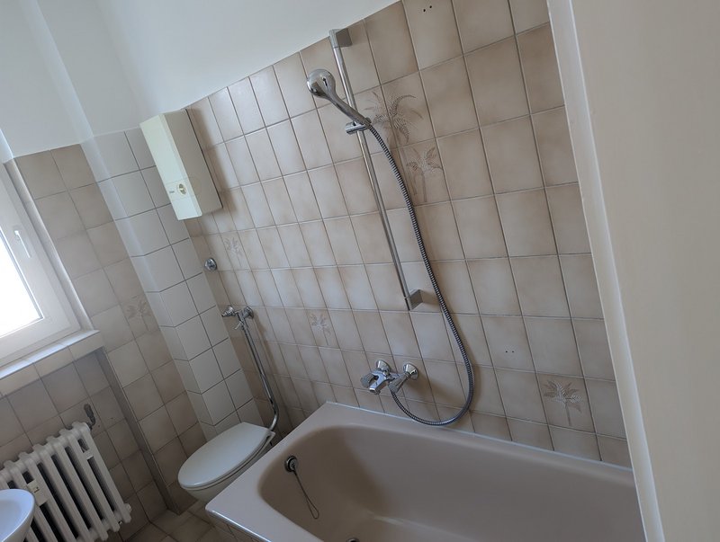 Helle 2-Zimmerwohnung mit Balkon in Düsseldorf-Stockum