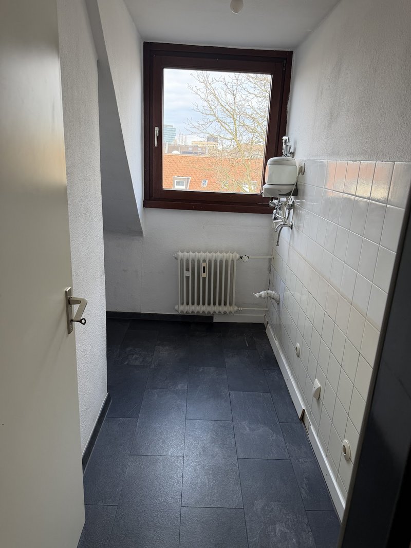 Gemütliche Dachgeschosswohnung zum 01.05.2026 in Düsseldorf-Derendorf